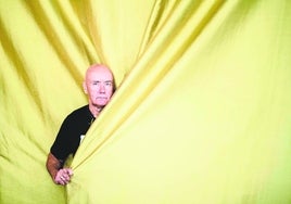 Irvine Welsh:  «Me lo paso tan bien escribiendo que ya no tengo tanta urgencia por salir de fiesta y liarla»