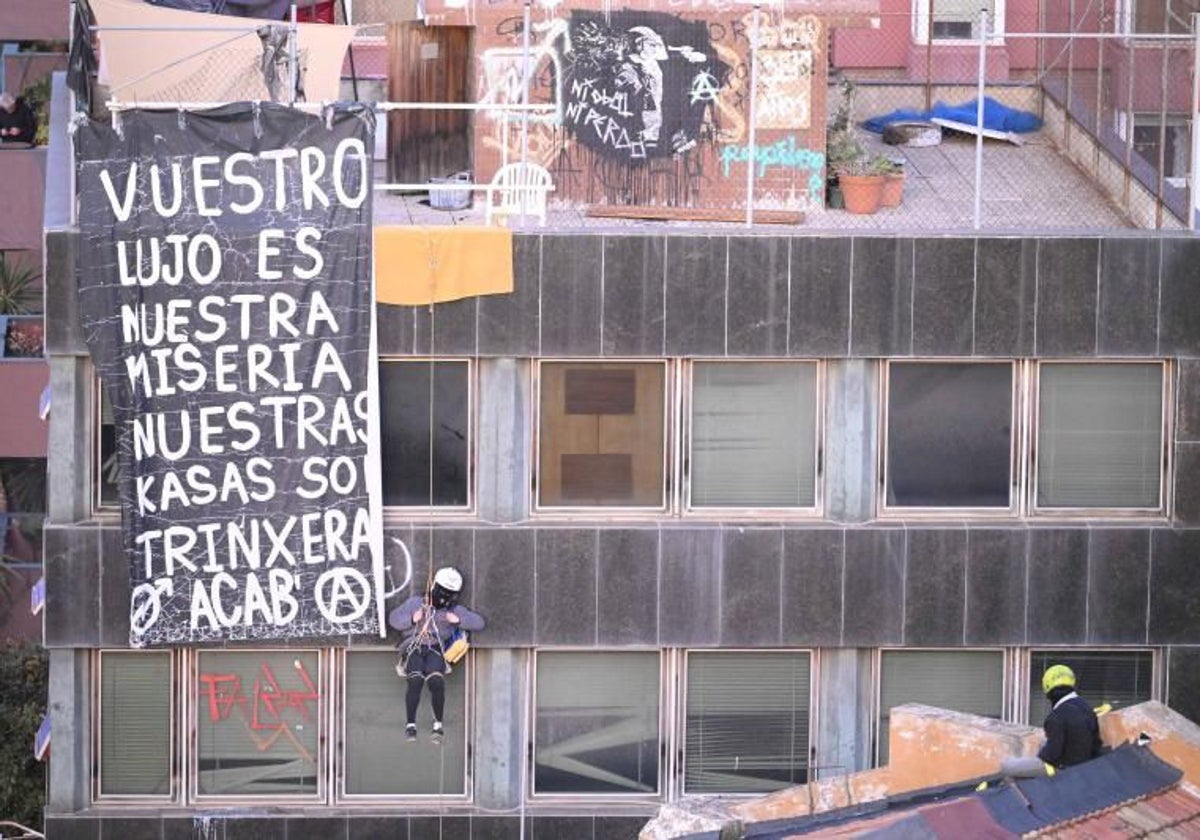 Desalojo de casas okupa en Barcelona