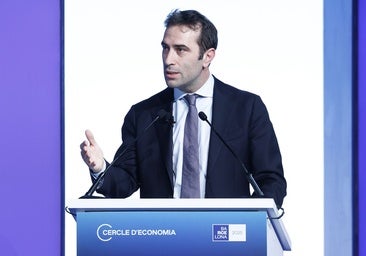 La chapuza de la consulta del Gobierno sobre la opa de BBVA: un mismo DNI puede votar miles de veces y hasta Elvis Presley