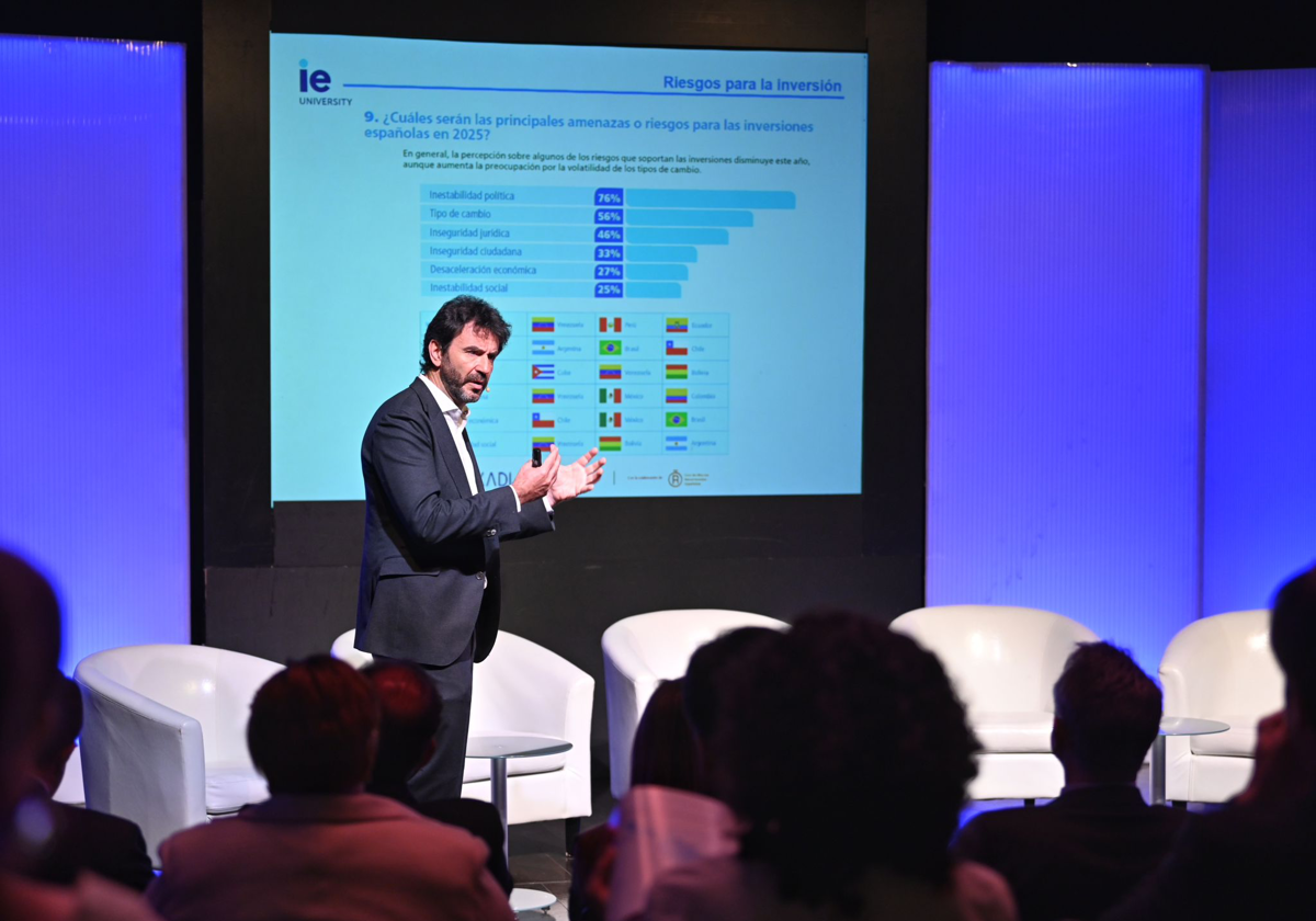 Juan Carlos Martínez Lázaro, profesor de IE University y director del XVII Informe de Inversión Española en Iberoamérica