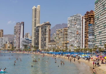 De la casa de la playa a la del pueblo, o los pisos vacíos: así te afectaría la nueva tributación que prepara el Gobierno