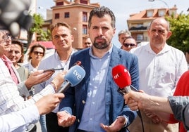 Tudanca defiende al alcalde del Real Sitio tras la investigación abierta por un juzgado