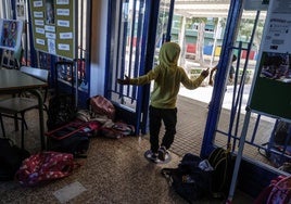 Vuelven las clases en Valencia presenciales en los colegios y online en la Universitat Politècnica tras la segunda DANA