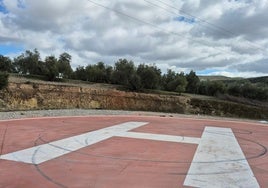 Nuevo obstáculo para el futuro hospital de Lucena: la empresa que soterra la línea de alta tensión pide 70.000 euros más