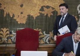 El Ayuntamiento de Alicante aprueba una subida salarial para sus 500 funcionarios que cobran menos