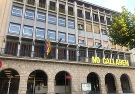 En 44 de los 114 ayuntamientos  gobernados por el PSC no se exhibe la bandera de España
