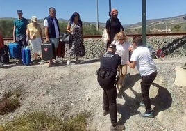 La odisea de 238 pasajeros del AVE: fueron rescatados en un pueblo de Granada y durmieron en un polideportivo