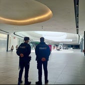 Agentes de Policía Nacional de Jaén en el desalojo del Centro Comercial Jaén Plaza