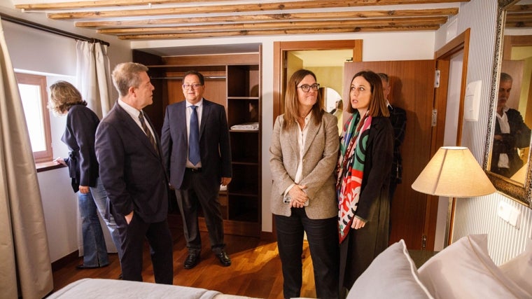 Una de las habitaciones del alojamiento