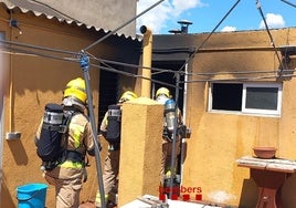 Un muerto y una familia hospitalizada tras el incendio de un piso en Tárrega (Lérida)