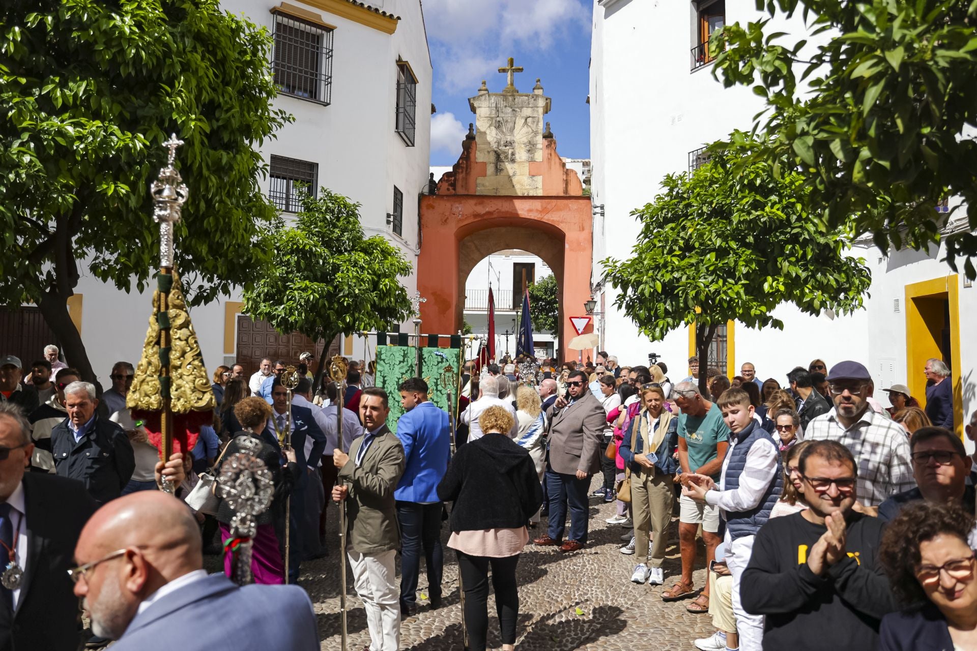 La festiva procesión de la Virgen de la Cabeza por Córdoba, en imágenes