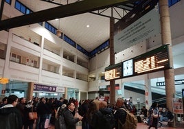 Los usuarios del Avant piden a Adif y a Renfe un plan de contingencias ante imprevistos como el robo de cable