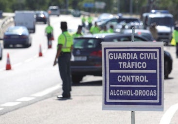 La Policía ya no podrá actuar contra los que consuman drogas en el coche si está parado