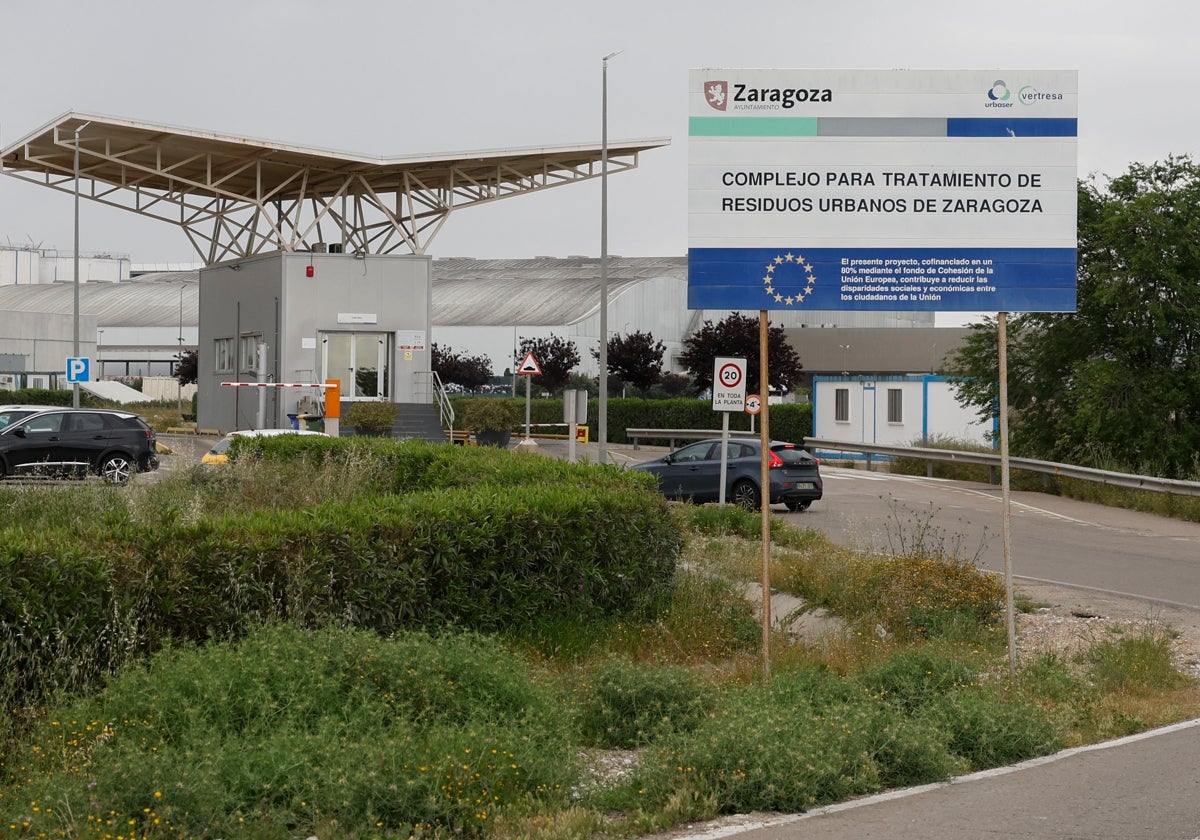 Operarios del Complejo de Tratamiento de Residuos Urbanos de Zaragoza (CTRUZ) han hallado esta madrugada el cadáver de un hombre, el segundo que aparece en la planta de reciclado de basuras en dos semanas