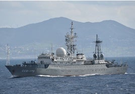 La Armada intensifica la vigilancia en el Estrecho ante la presencia de barcos rusos