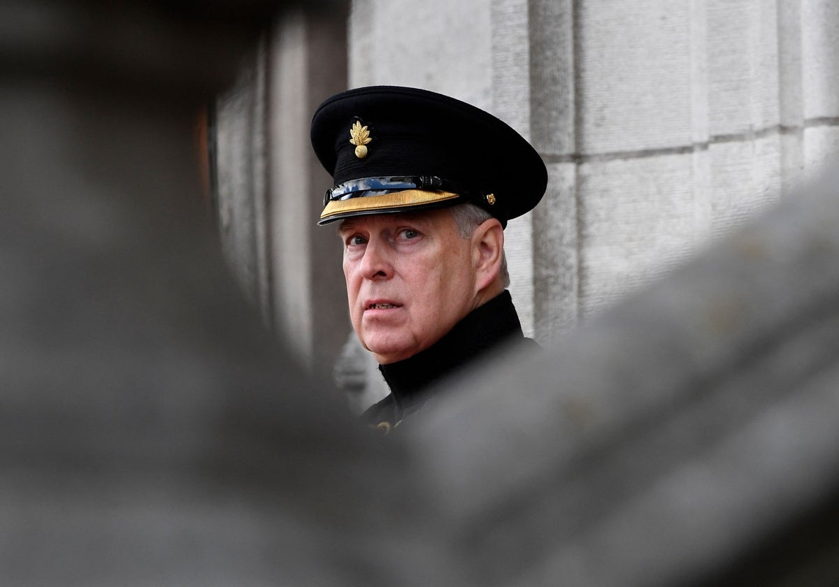 El principe Andrés, rodeado de controversia y escándalos públicos