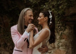 Laura Moure, azafata de 'La Ruleta de la Suerte', se casa con su pareja tras 23 años de relación