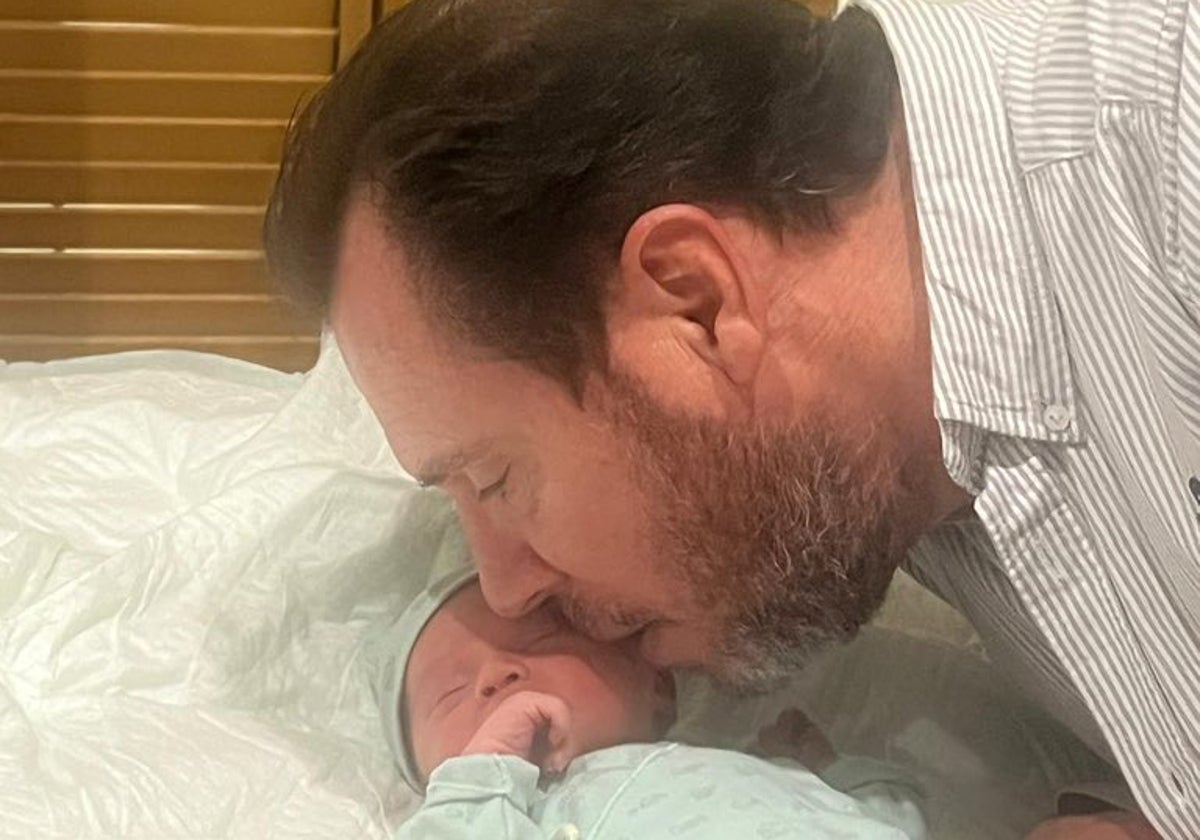 Óscar Puente, padre de su tercer hijo a los 56 años: «La saga continúa»
