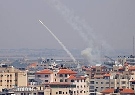 Disparan cientos de cohetes desde Gaza hacia Israel tras nuevos ataques