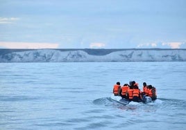 Tres detenidos en Reino Unido en relación con la muerte de cinco inmigrantes en el canal de La Mancha