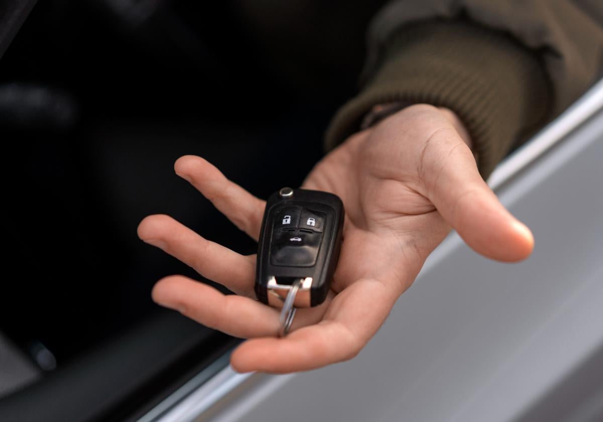 Las llaves del coche tienen una función que muy pocos conductores conocen y que resulta útil en el día a día
