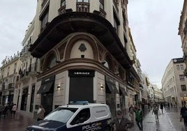 La Policía investiga un robo cometido esta madrugada en una joyería de la calle Tetuán