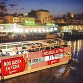 Barco de Ron Legendario que ofrece servicio de transporte hasta el Real de la Feria