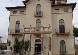 Un ayuntamiento de Barcelona rectifica y retira la exigencia del catalán a sus trabajadores municipales
