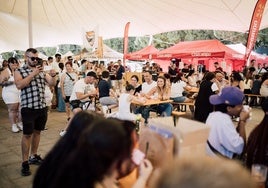 Ambiente en la Feria de la Cerveza de Huelva en 2024