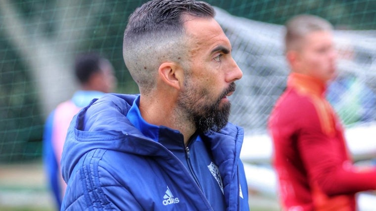 Carlos de Lerma en un reciente entrenamiento de la plantilal del Marbella