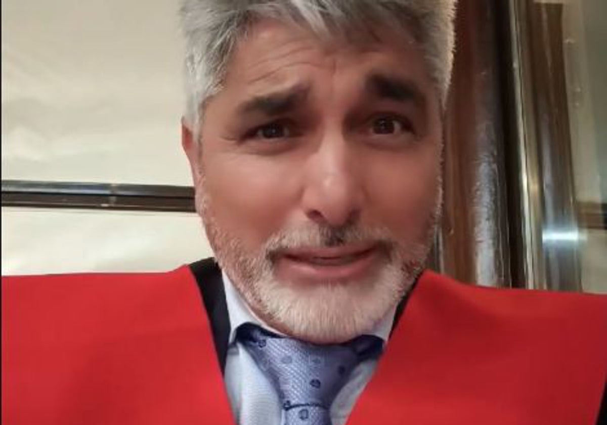 Juan José Cortés, graduado en derecho