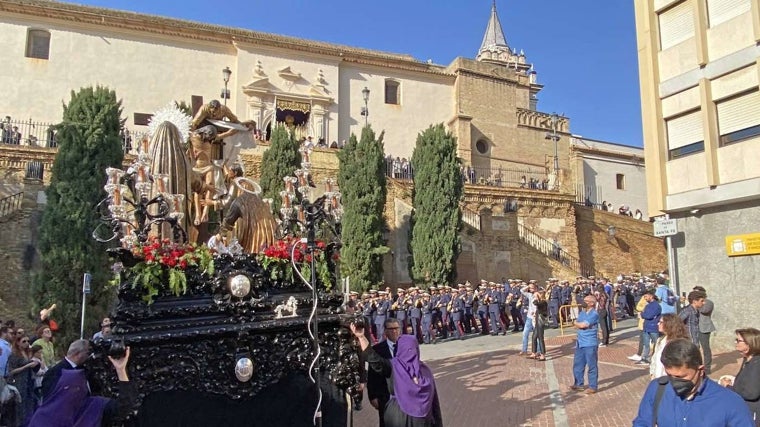 El misterio del Descendimiento baja desde San Pedro