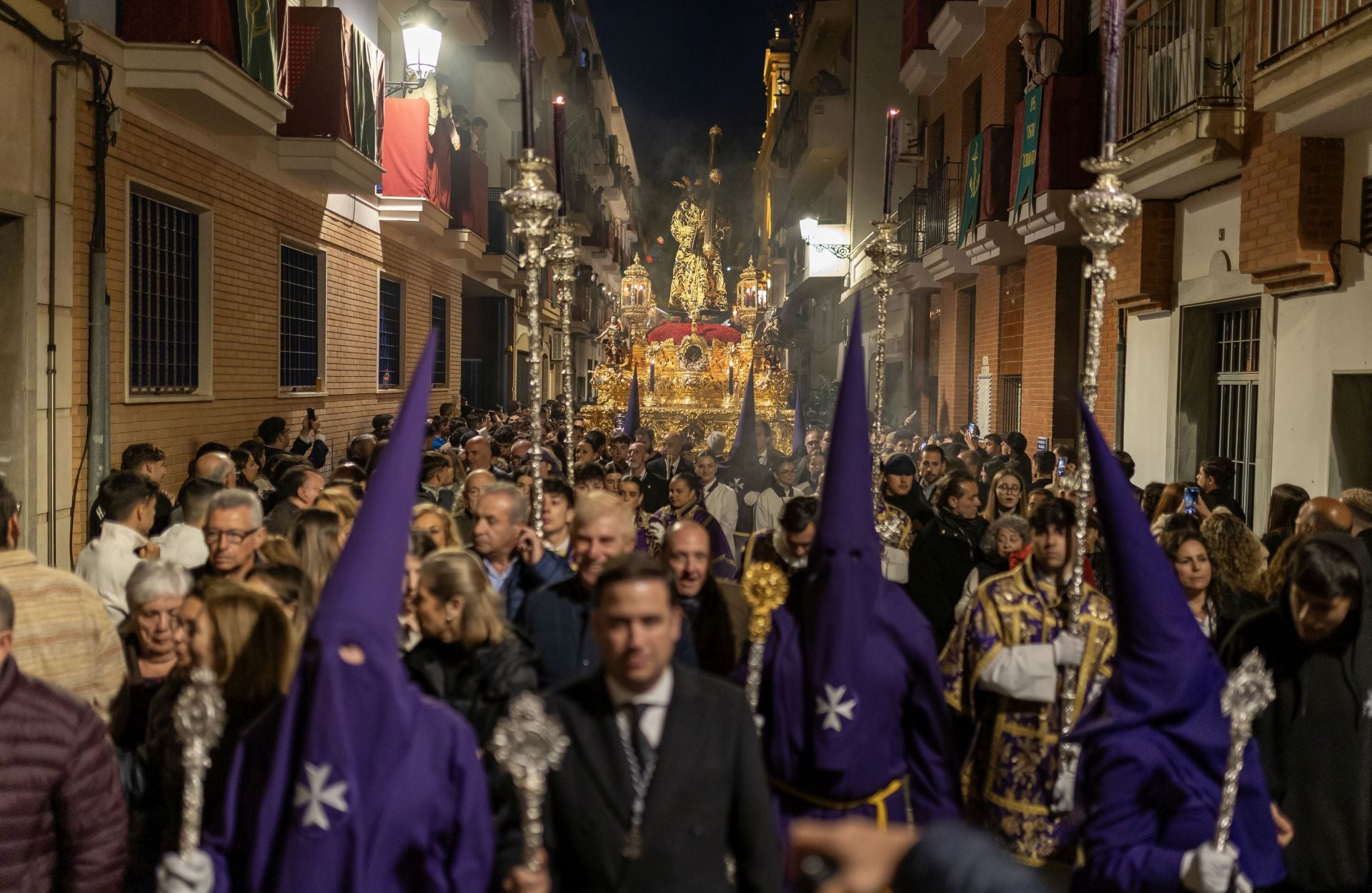 Madrugá de Huelva: Éxtasis de felicidad con el Nazareno y su Madre de la Amargura
