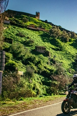 De un castillo medieval a un bosque encantado: la ruta imprescindible para descubrir la Sierra de Aracena
