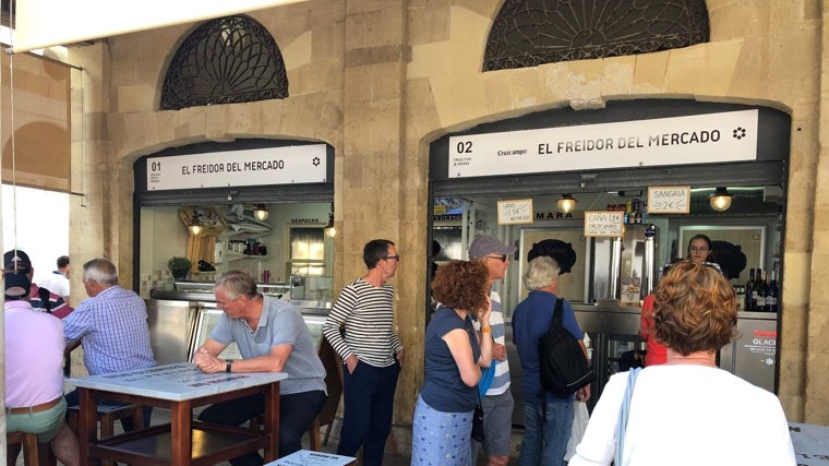 Visitantes en el Rincón Gastronómico