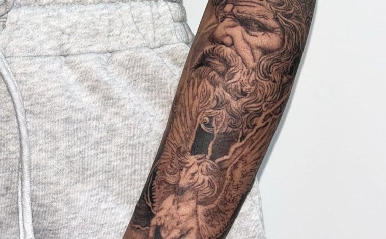 Imagen principal - El primero de ellos, el superior, pertenece al brazo de Irache, mientras que los otros dos son algunas de sus primeras creaciones.