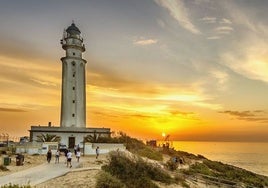 El Ministerio de Cultura incoa expediente para declarar el Faro de Trafalgar como Bien de Interés Cultural
