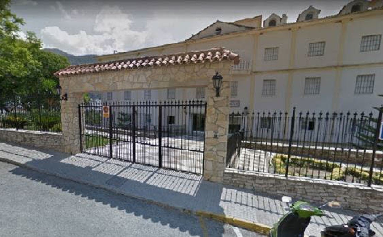 Entrada de la residencia Nuestra Señora de Los Remedios, de Ubrique.