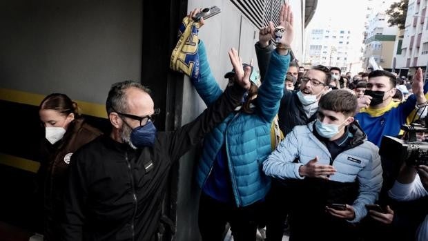 El Sadar fue la tumba del Cádiz CF de Álvaro Cervera