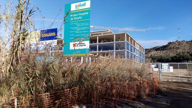 Las obras del hospital de Alcañiz, paralizadas «sine die» y con un multimillonario litigio a la vista